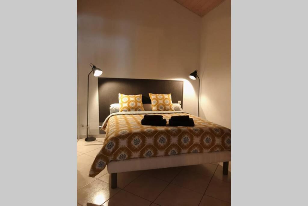 Maison Entiere Au Pied Du Plateau Du Retord 2 Sdb - Vouvray Holiday home